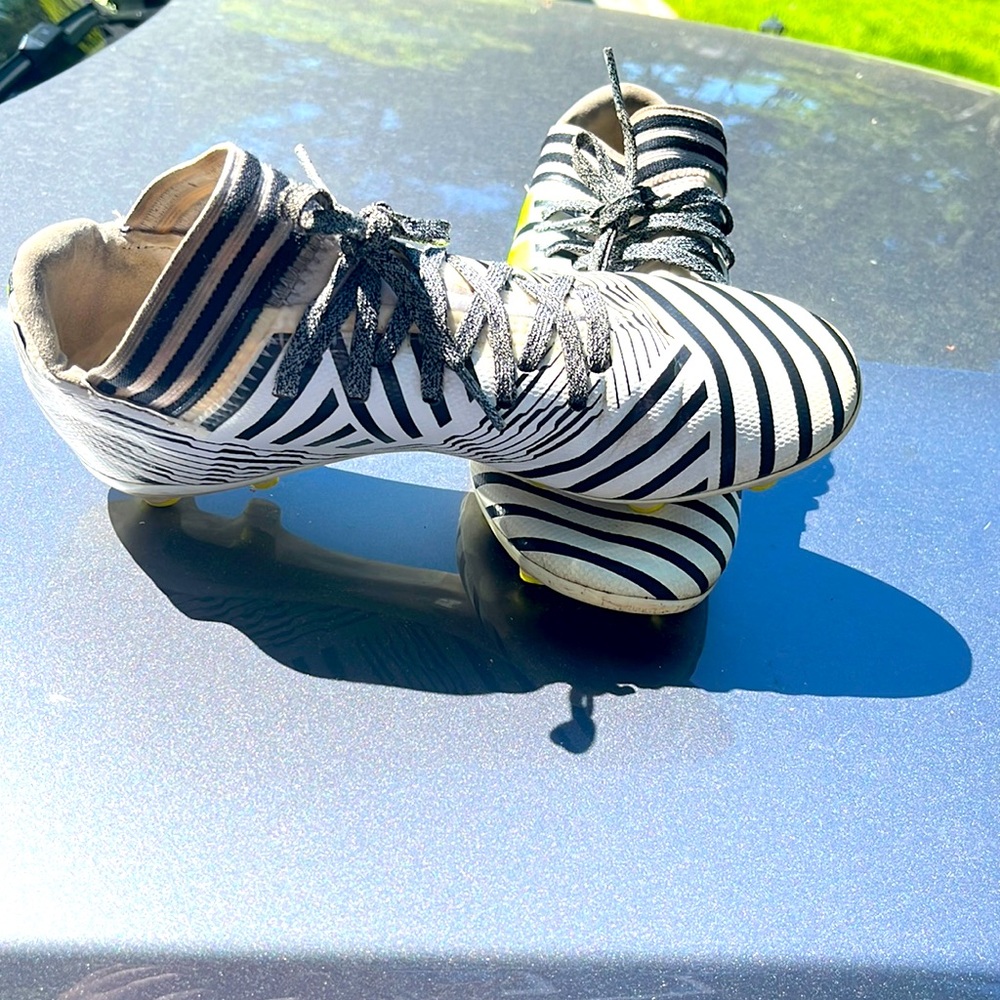 Adidas Messi Boys Soccer Cleats; White, black and neon yellow